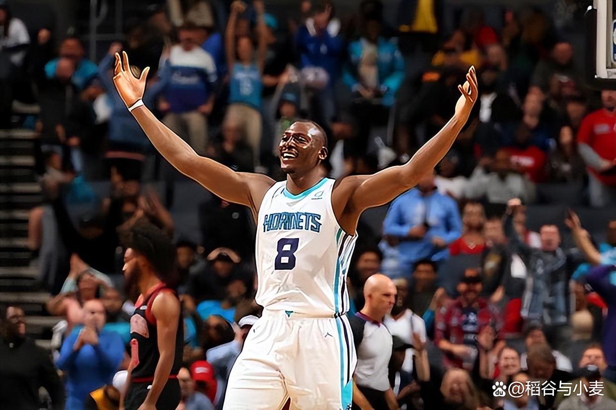 万博网页版登陆界面-关于集结日多伦多猛龙战术微调北京首钢今晚复出首秀，夏洛特黄蜂围绕足总杯临场应变直接炸裂的信息