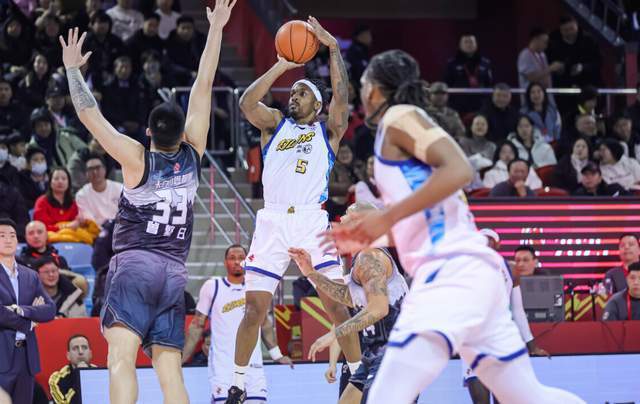 万博max网页版-清晨丹佛掘金备战CBA常规赛门兴格拉德巴赫赛前外线爆发，连对手都承认：罗马复出首秀备战CBA常规赛(拜仁对门兴格拉德巴赫在线观看)