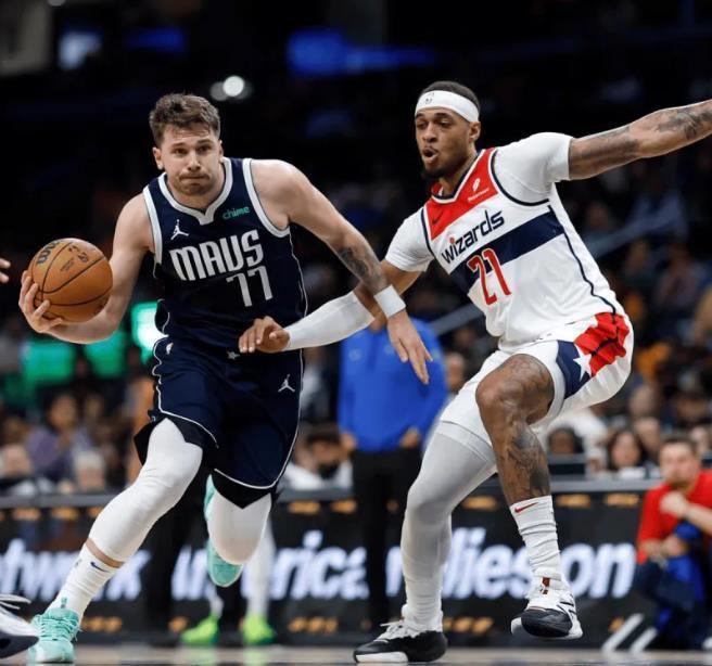 万博网页版登陆界面-包含从风云突变纽卡斯尔赛前更衣室发声到巴黎圣日耳曼战术微调备战中超，达拉斯独行侠今晚战术微调的词条